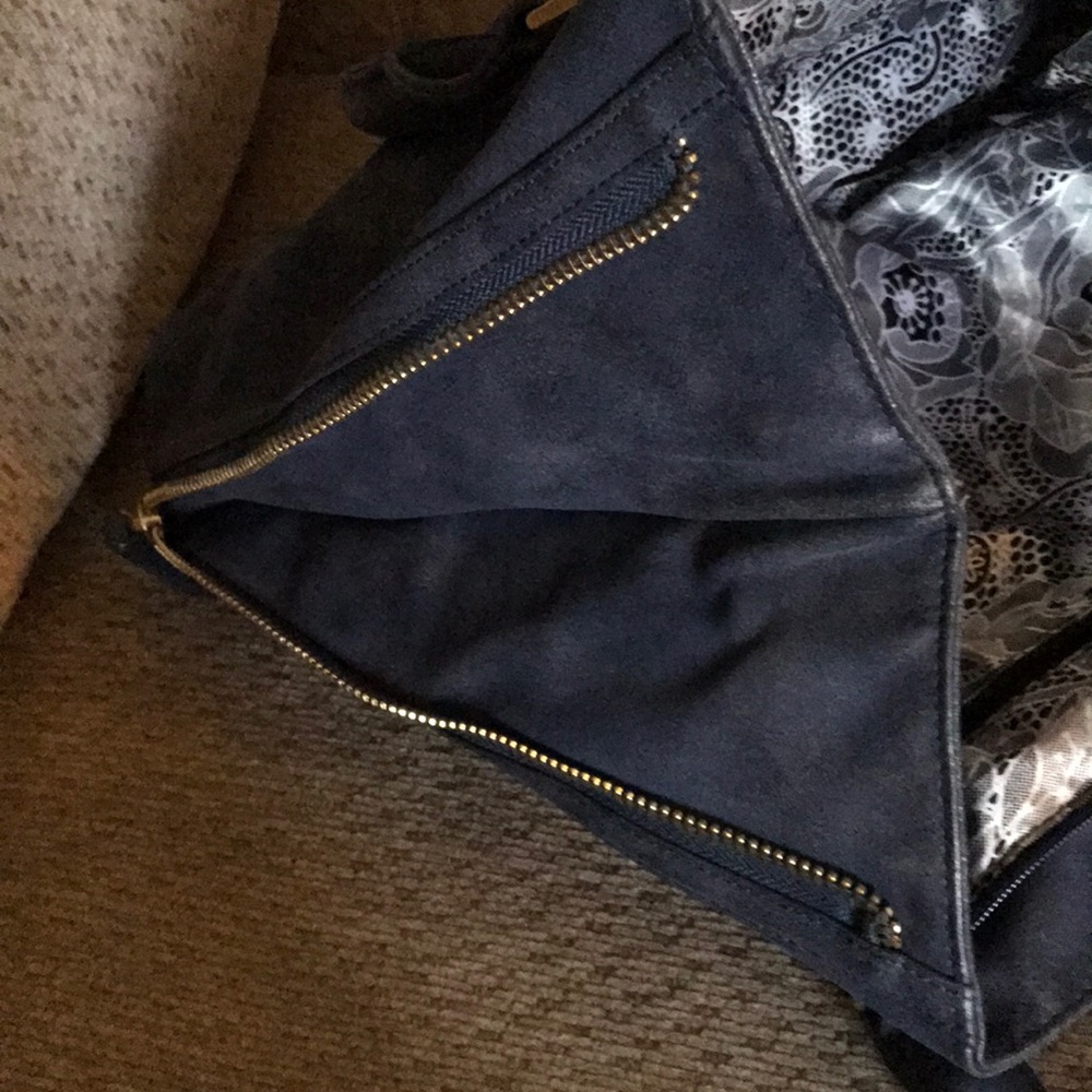 Handbag - Picture 3 of 4